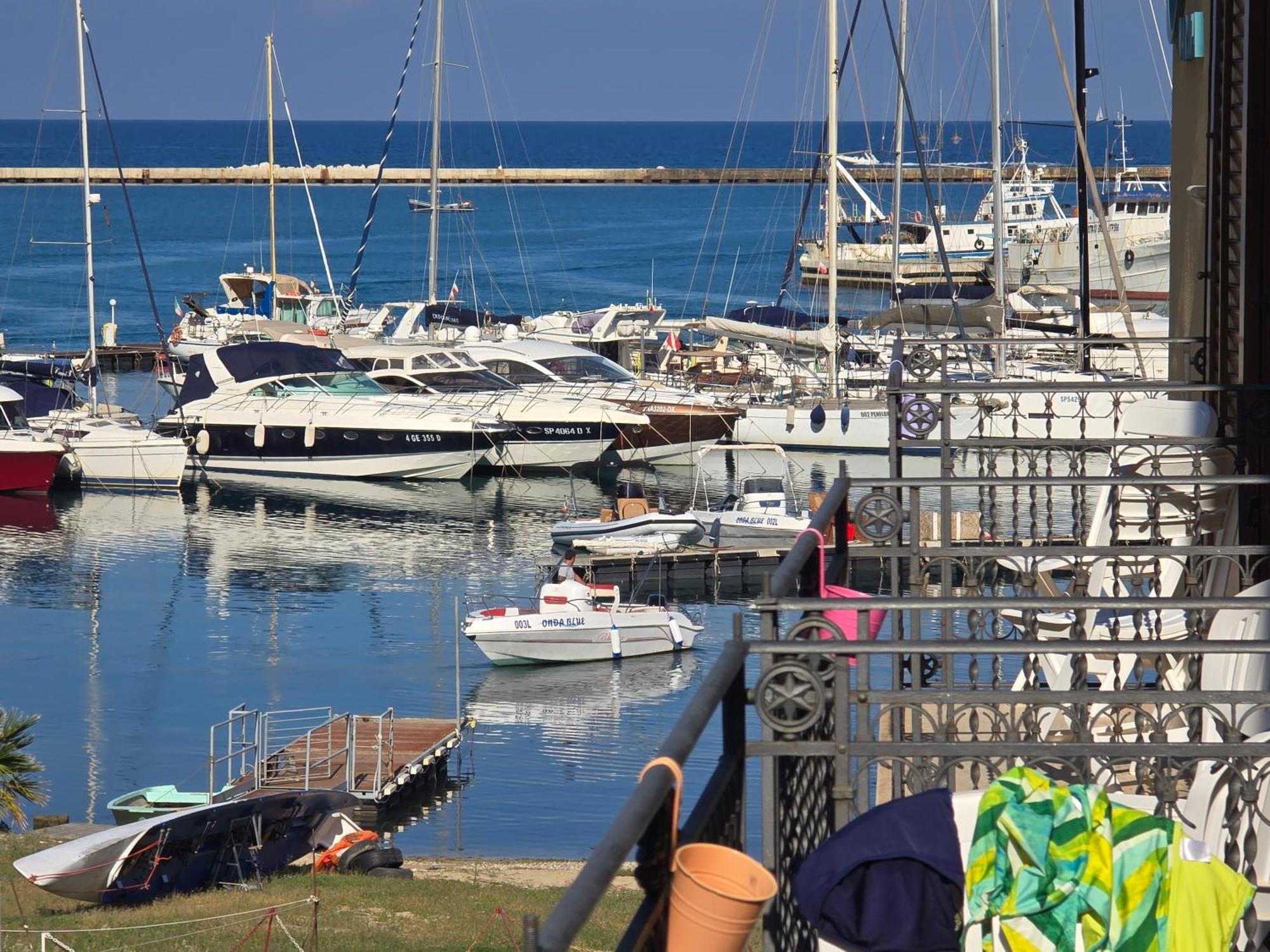 Hotel Cala Marina Castellammare del Golfo Exterior foto